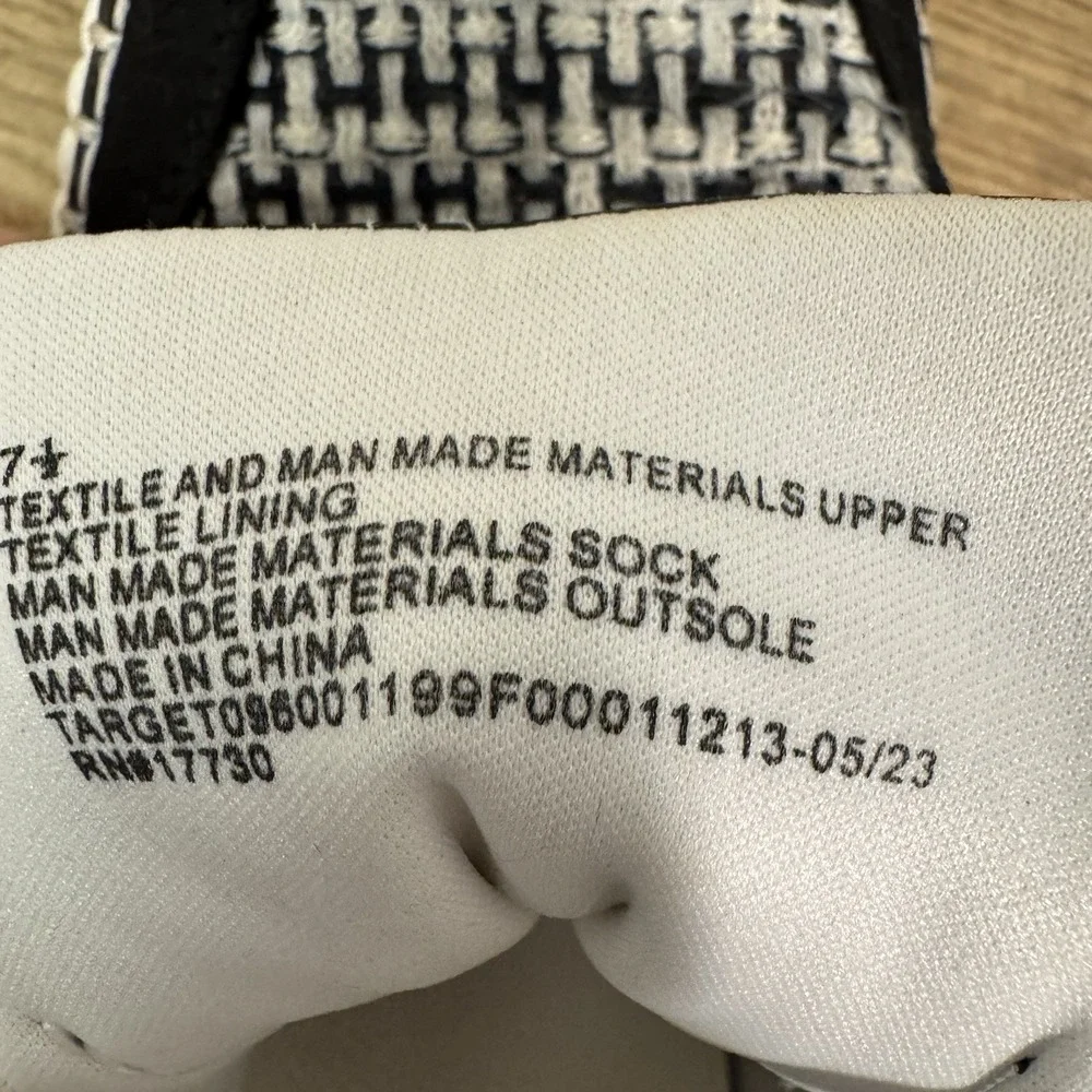 Universal Thread Platform Sneakers Women 7.5 Black White Woven Chunky‎ Sole